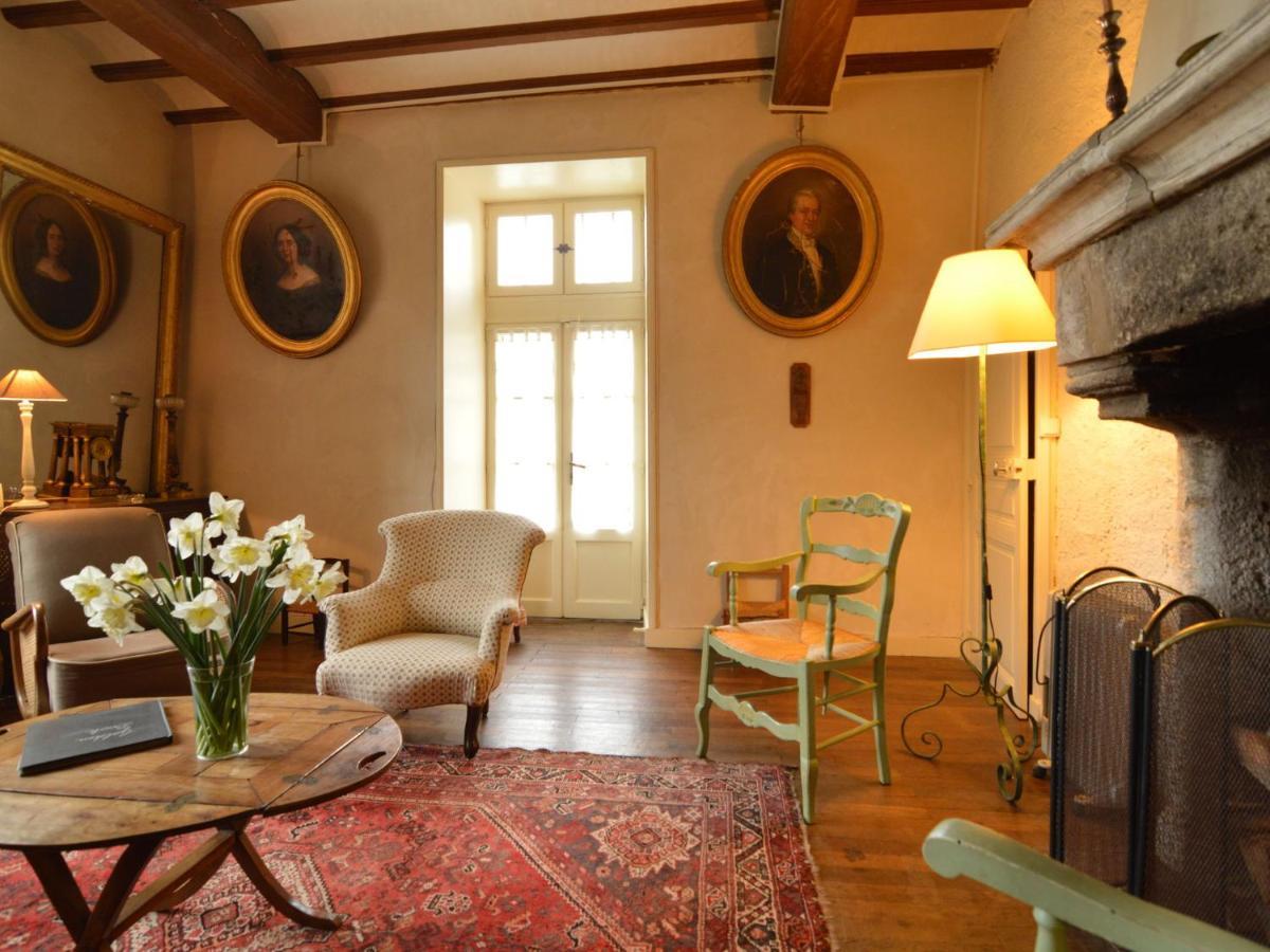 Magnificent Holiday Home With Pool Saint-Paul-du-Bois Стая снимка